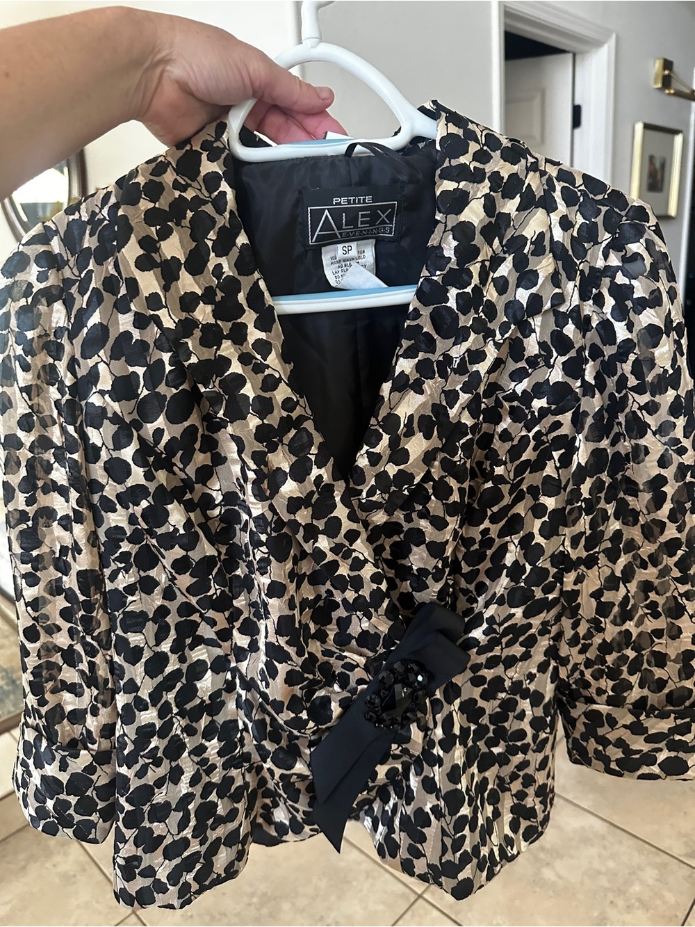 Alex Evenings Petite Black and Gold Floral-Print Evening Blazer